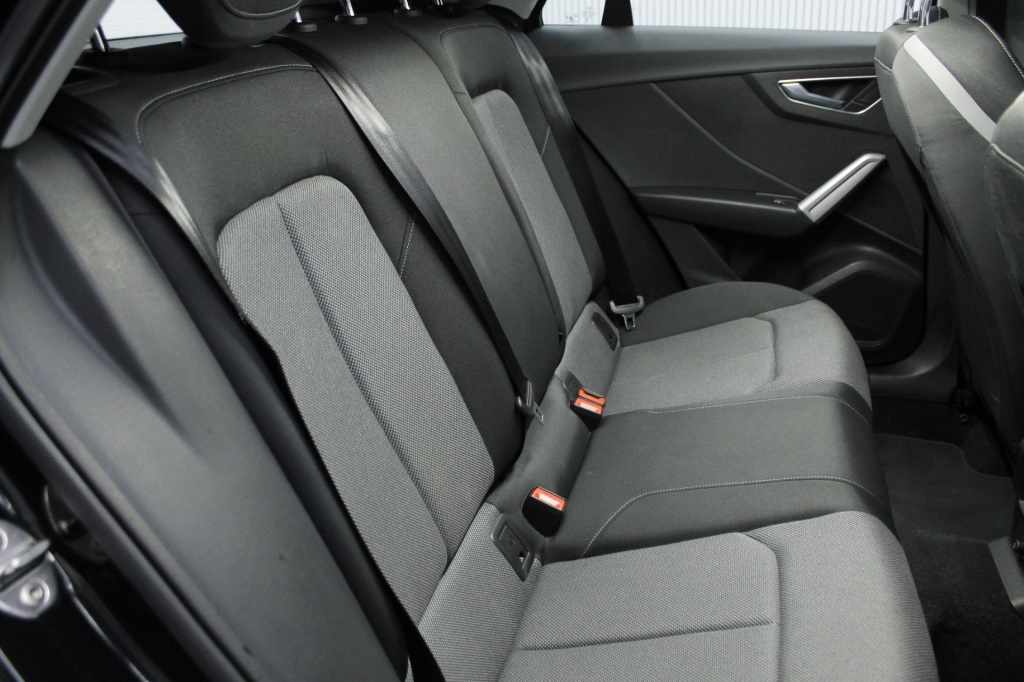 audi-q2-2025-gasolina-999cc