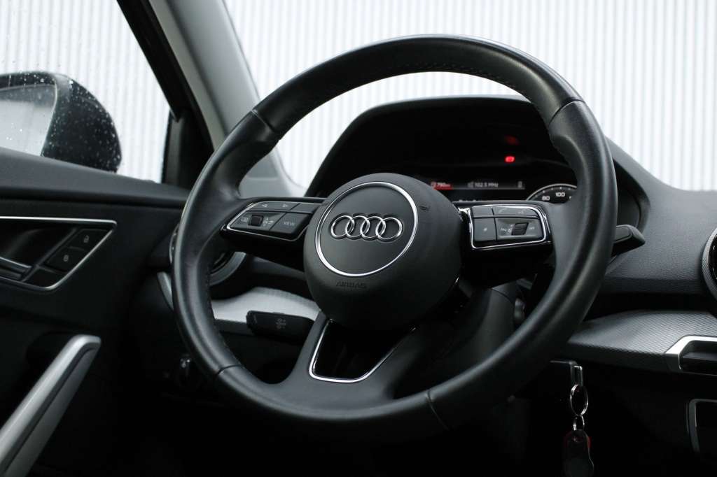 audi-q2-2025-gasolina-999cc