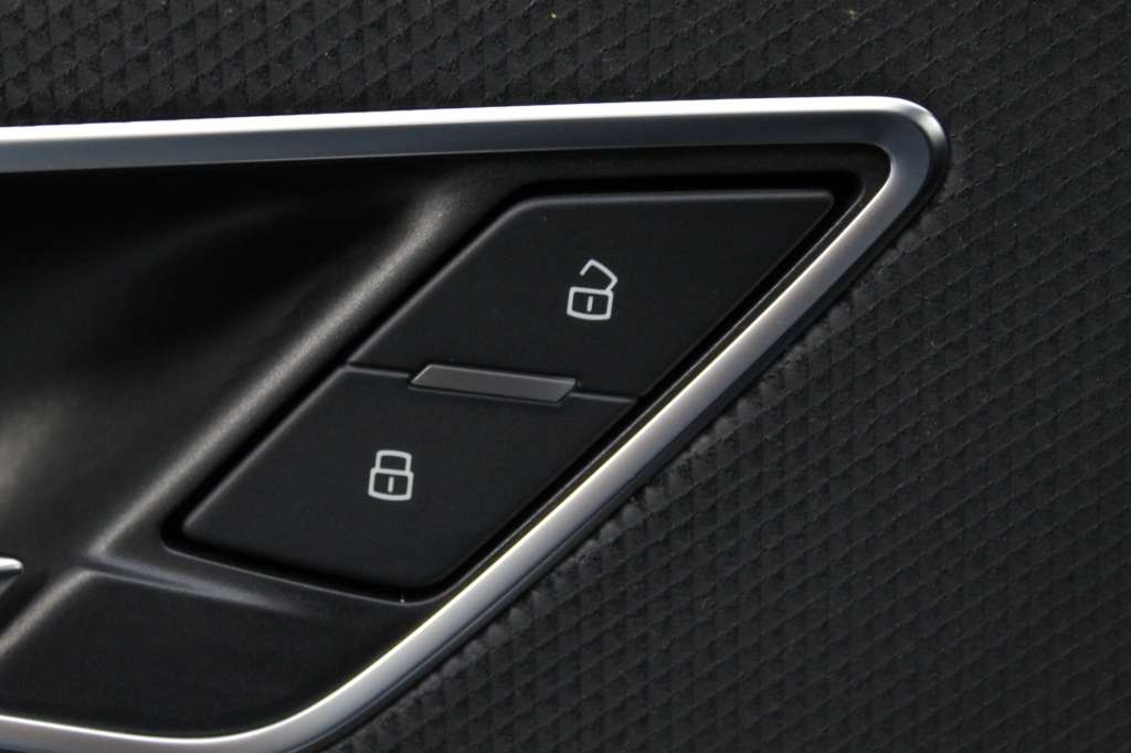 audi-q2-2025-gasolina-999cc