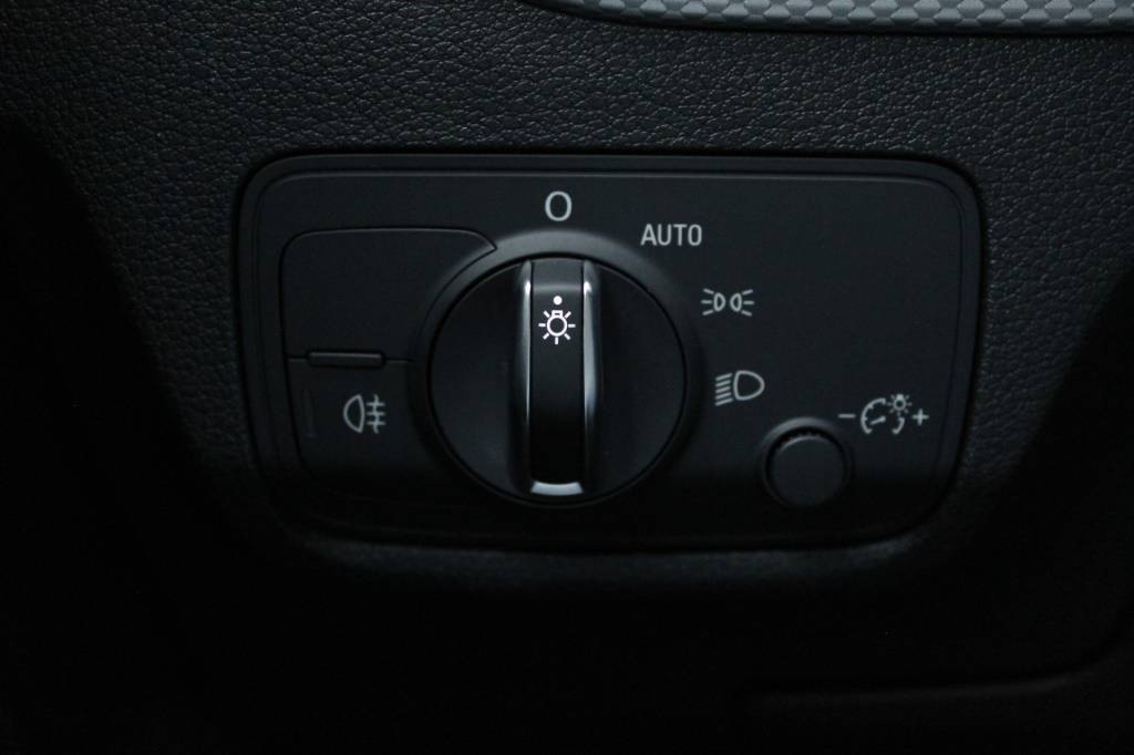 audi-q2-2025-gasolina-999cc