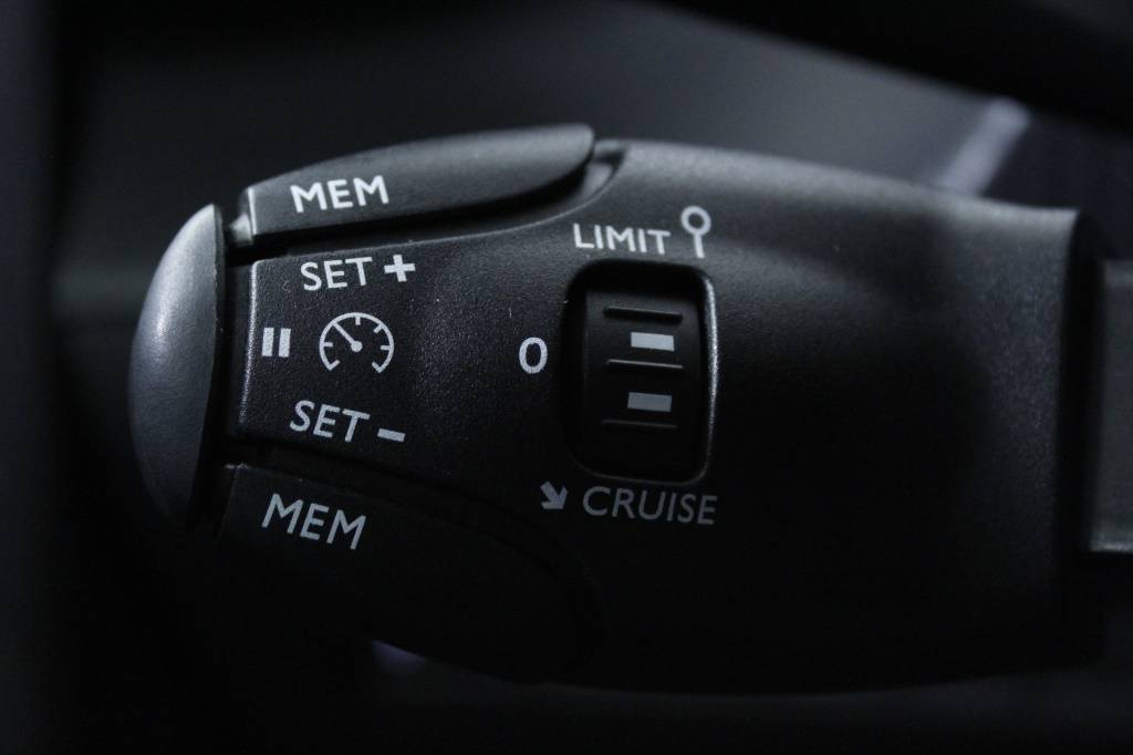 peugeot-208-2024-gasolina-1199cc