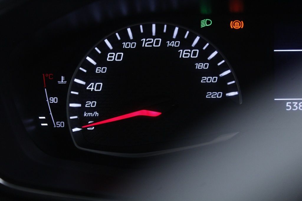 peugeot-208-2024-gasolina-1199cc