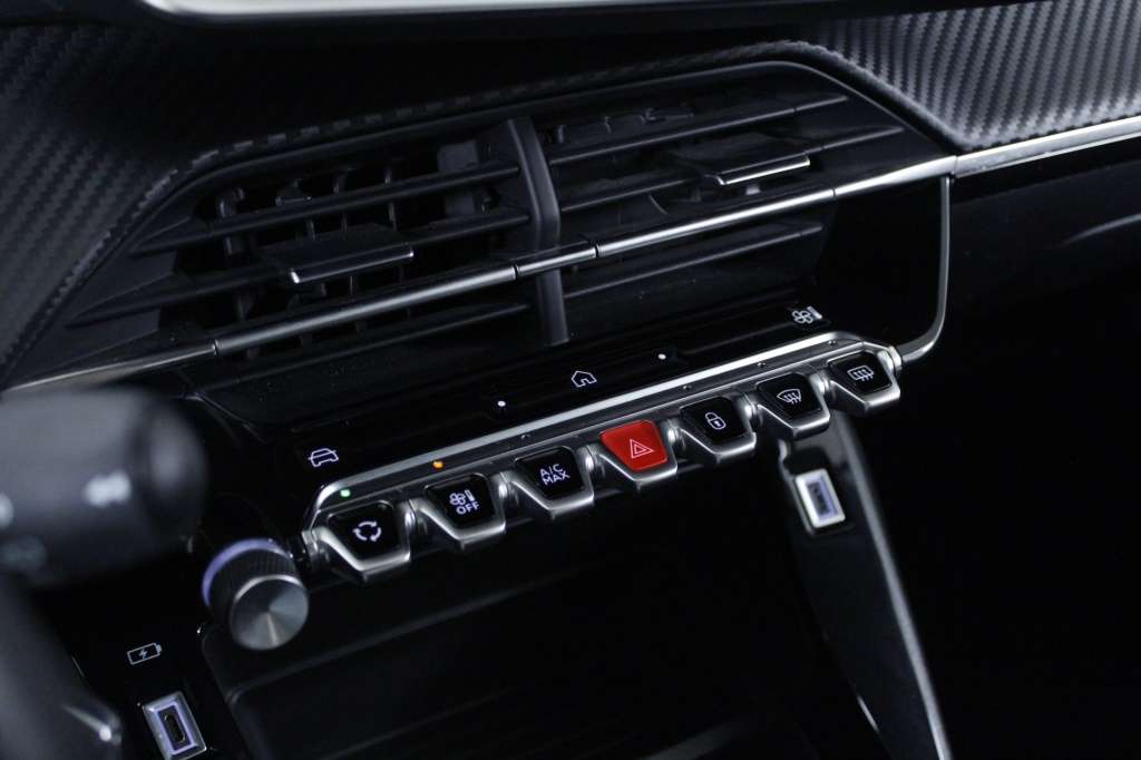 peugeot-208-2024-gasolina-1199cc