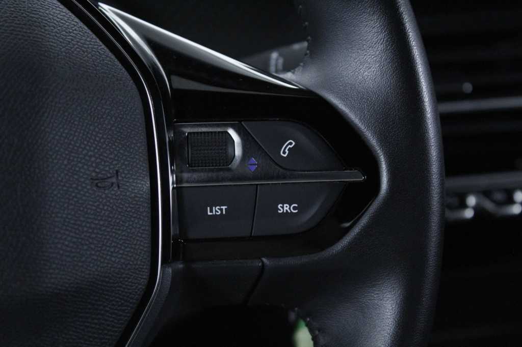 peugeot-2008-2024-gasolina-1199cc