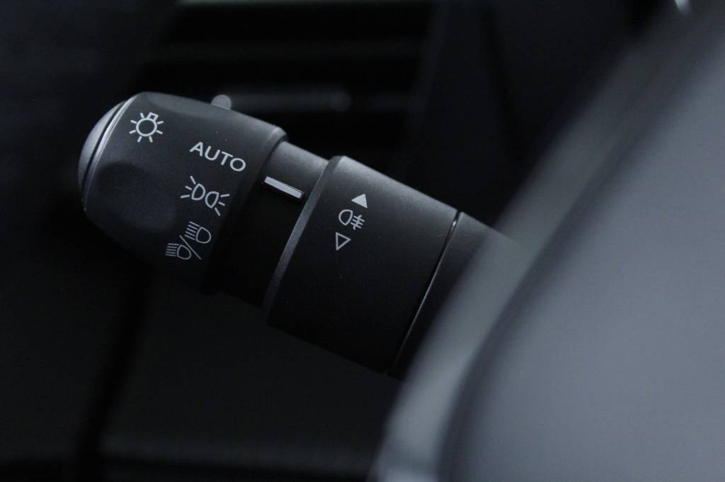 peugeot-2008-2024-gasolina-1199cc