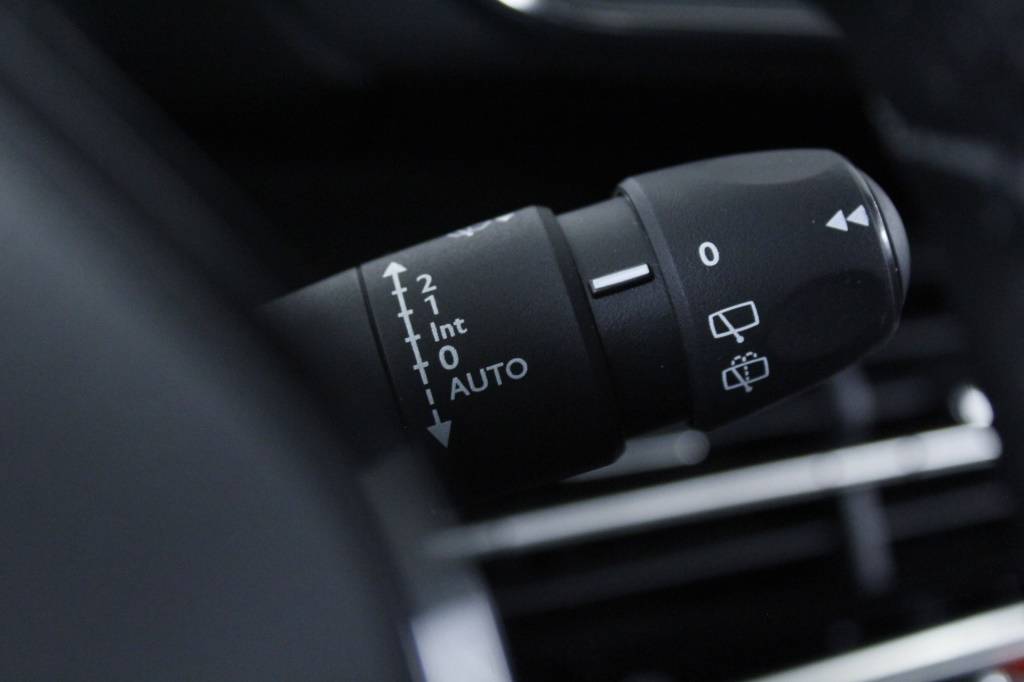 peugeot-2008-2024-gasolina-1199cc