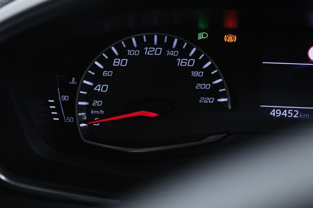 peugeot-2008-2024-gasolina-1199cc