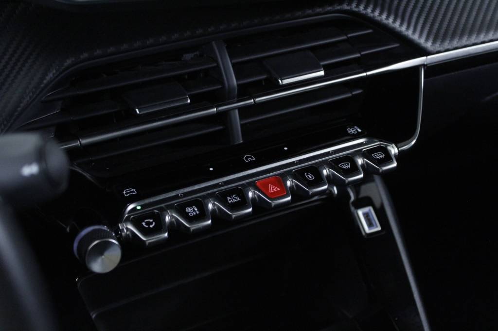 peugeot-2008-2024-gasolina-1199cc
