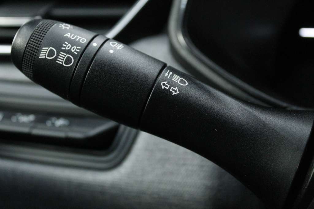 mitsubishi-colt-2024-gasolina-999cc