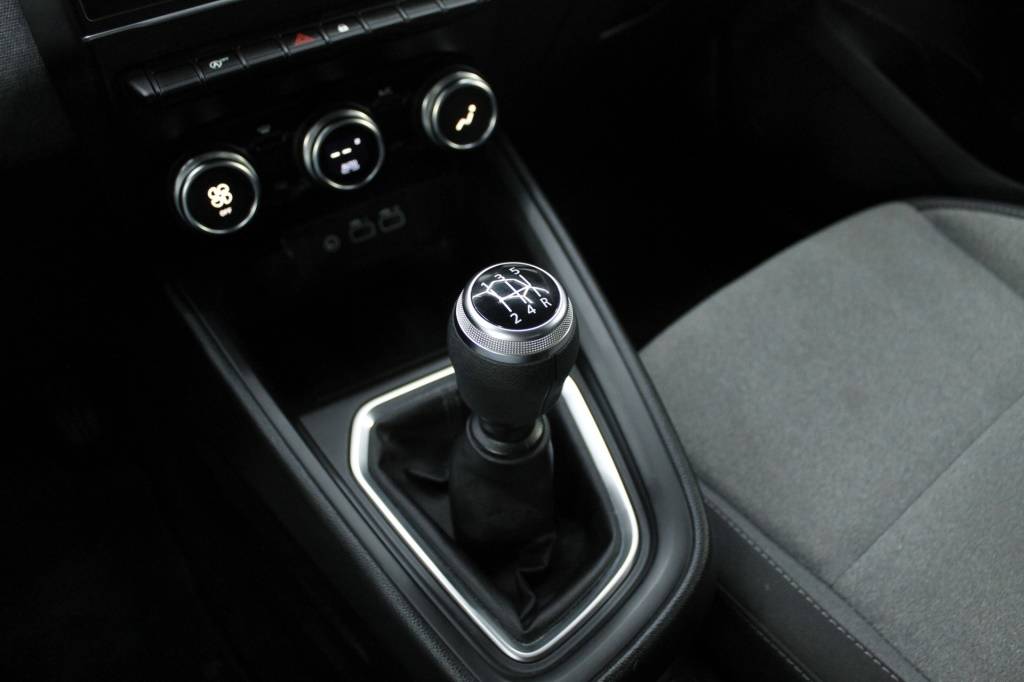 mitsubishi-colt-2024-gasolina-999cc