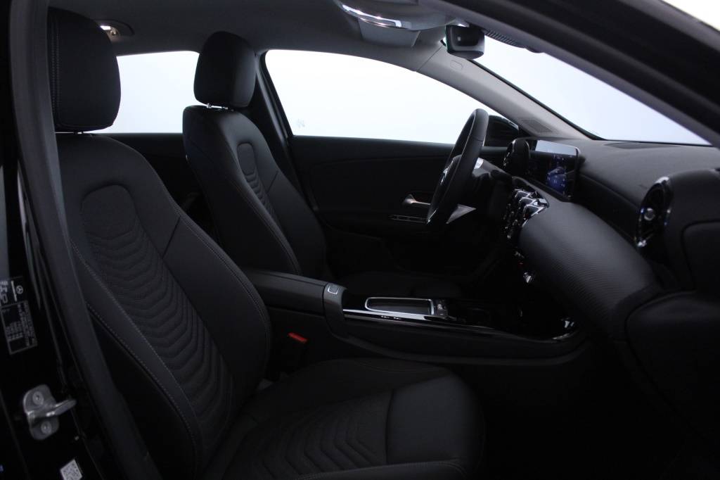 mercedes-benz-classe-a-2025-hibrido-1332cc