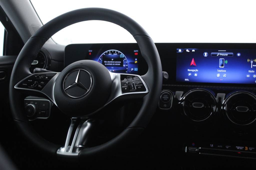 mercedes-benz-classe-a-2025-hibrido-1332cc