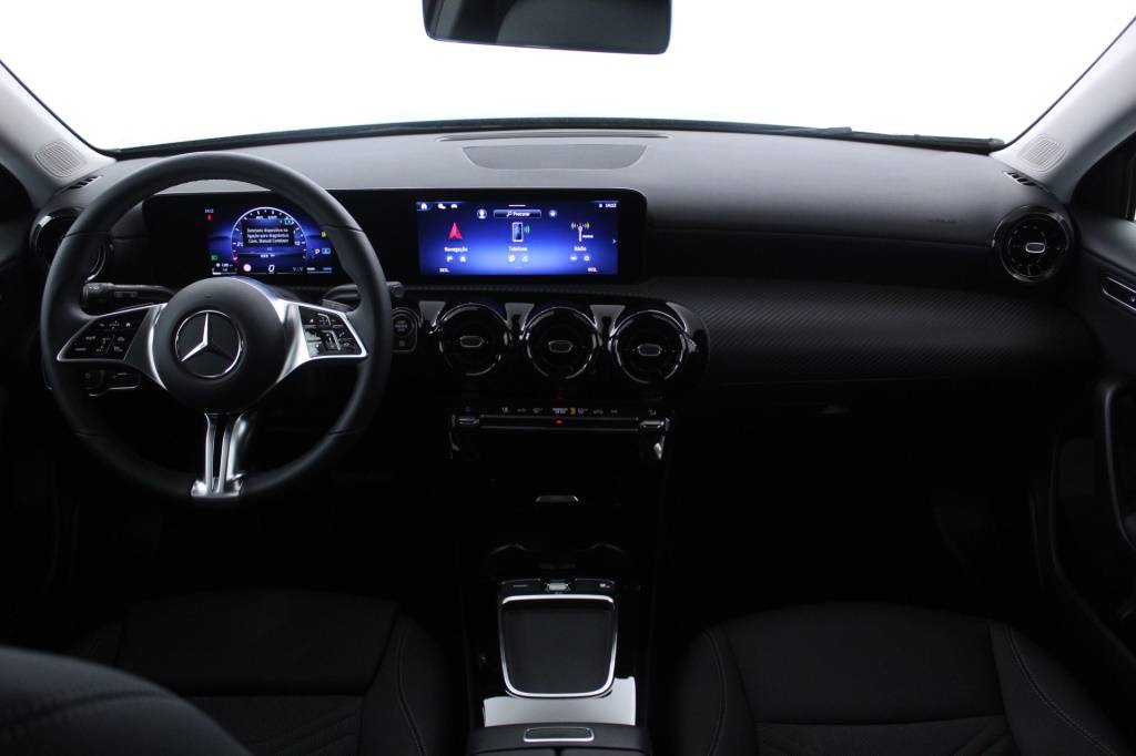 mercedes-benz-classe-a-2025-hibrido-1332cc