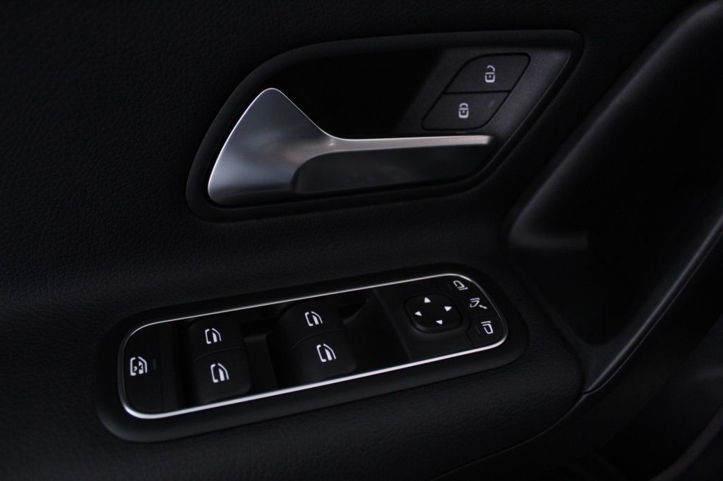 mercedes-benz-classe-a-2025-hibrido-1332cc