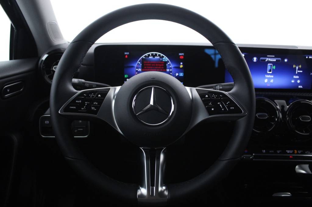 mercedes-benz-classe-a-2025-hibrido-1332cc