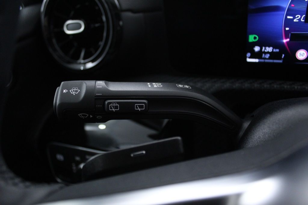 mercedes-benz-classe-a-2025-hibrido-1332cc