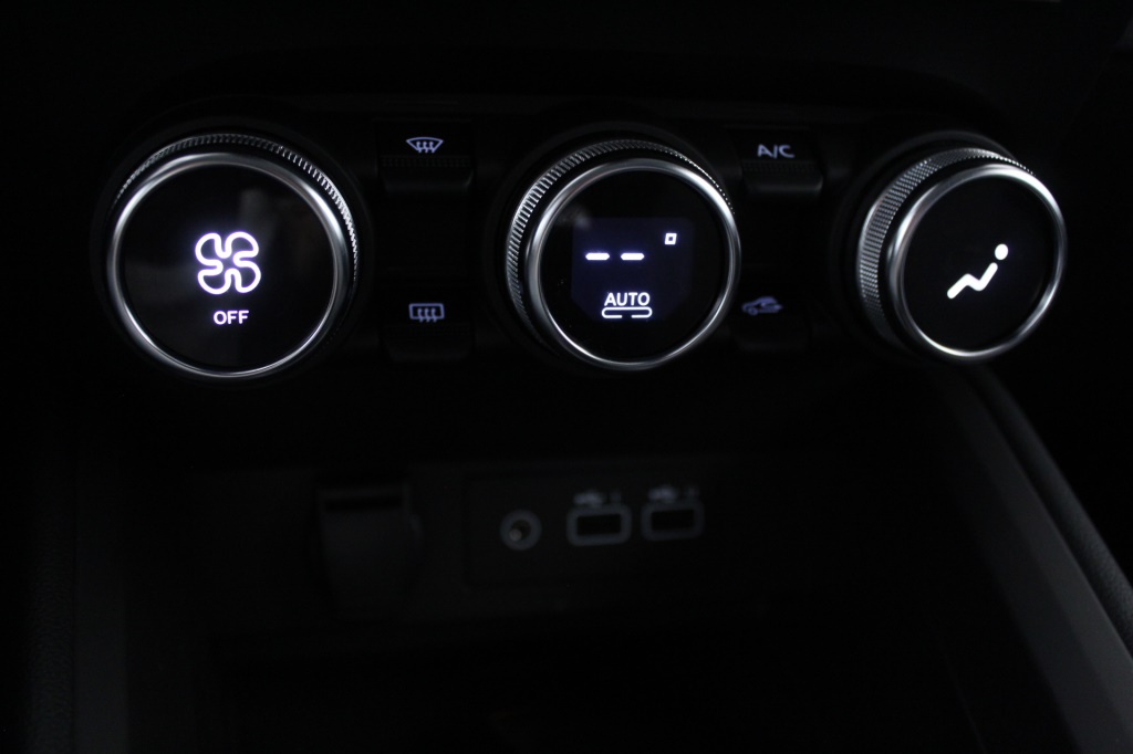 mitsubishi-colt-2024-gasolina-999cc