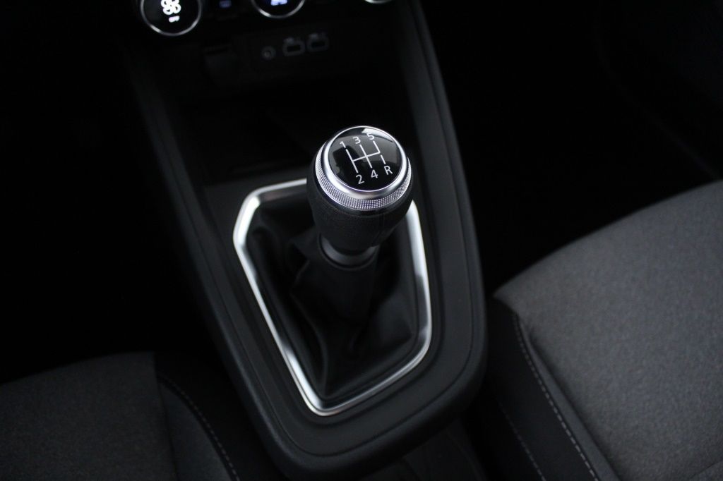 mitsubishi-colt-2024-gasolina-999cc