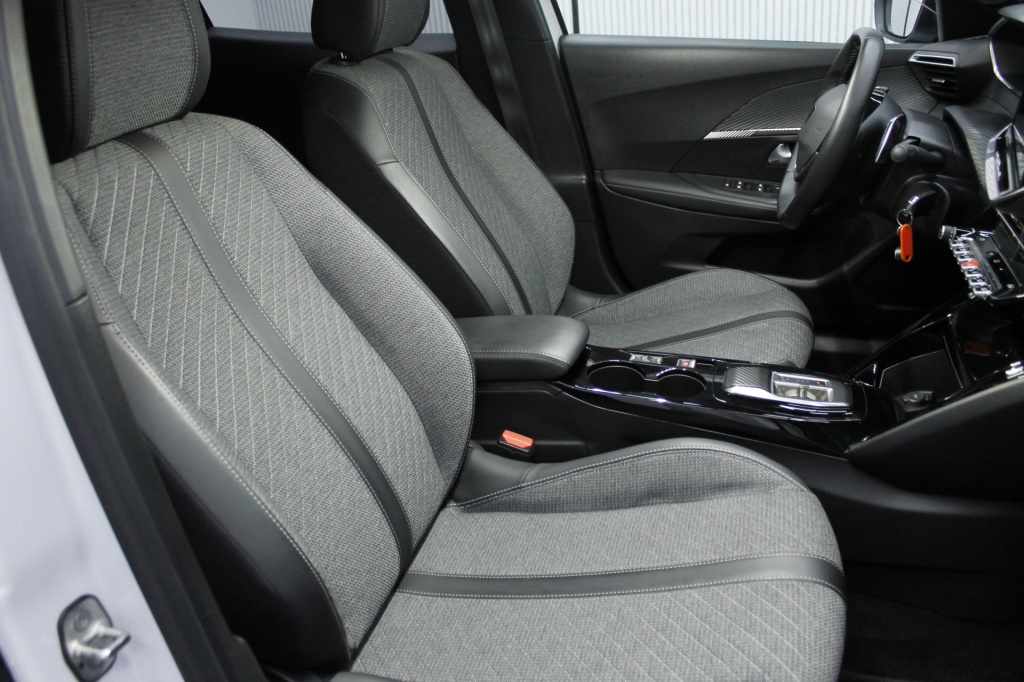 peugeot-2008-2024-gasolina-1199cc