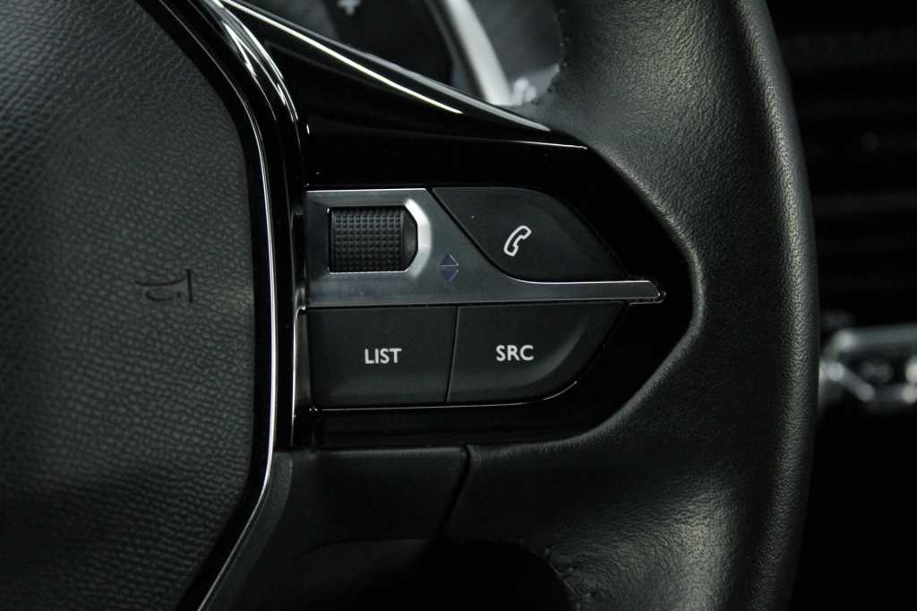 peugeot-2008-2024-gasolina-1199cc