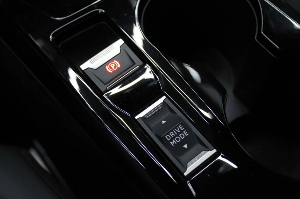 peugeot-2008-2024-gasolina-1199cc