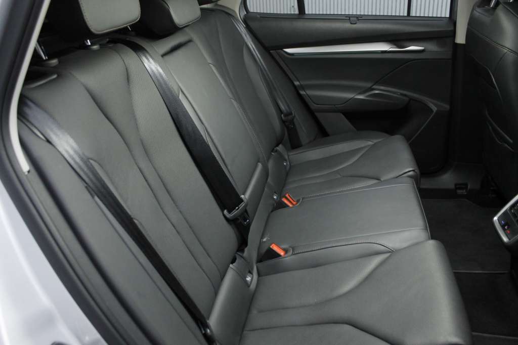 skoda-enyaq-2025-eletrico-1cc