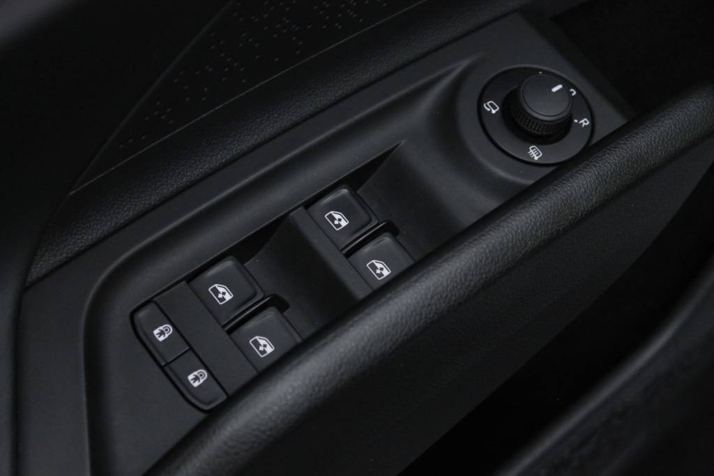 skoda-enyaq-2025-eletrico-1cc