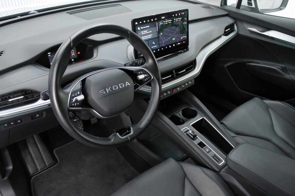 skoda-enyaq-2025-eletrico-1cc