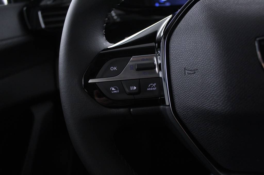 peugeot-308-sw-2025-diesel-1499cc