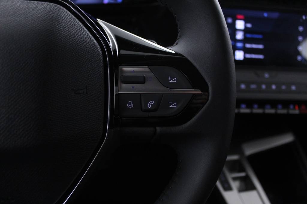 peugeot-308-sw-2025-diesel-1499cc