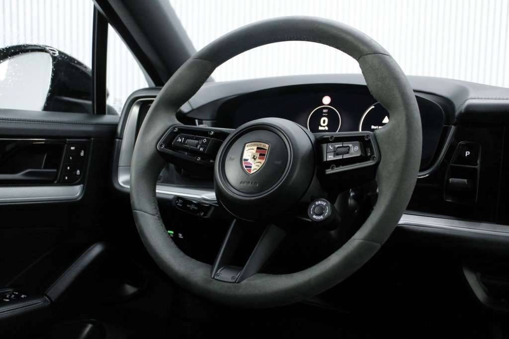 porsche-cayenne-2025-hibrido-2995cc