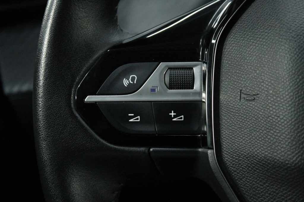peugeot-208-2024-gasolina-1199cc