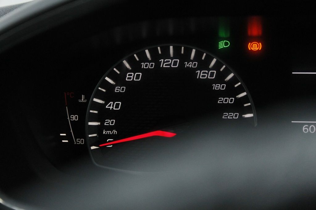 peugeot-208-2024-gasolina-1199cc