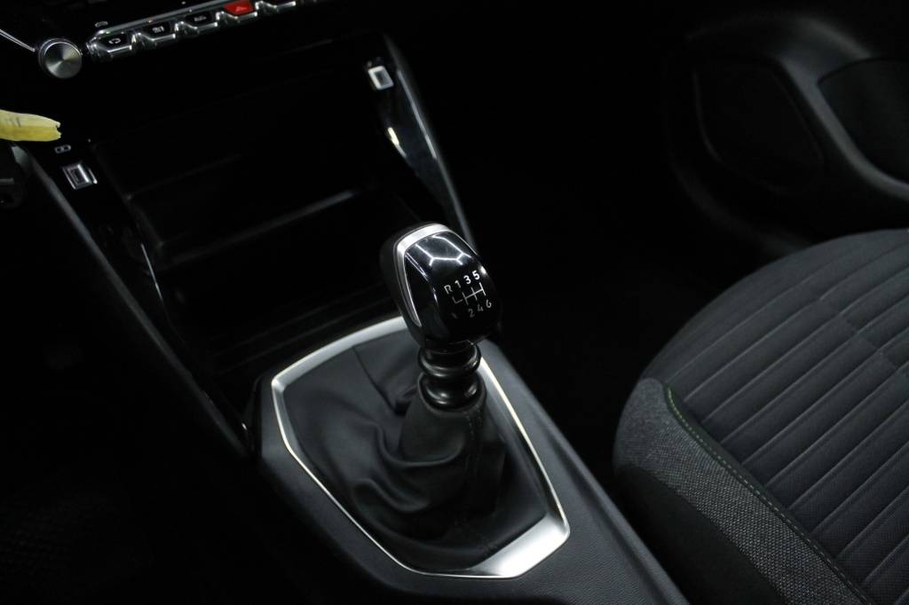 peugeot-208-2024-gasolina-1199cc