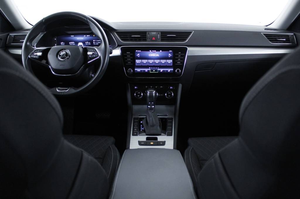 skoda-superb-2024-hibrido-1395cc