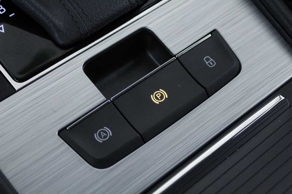skoda-superb-2024-hibrido-1395cc