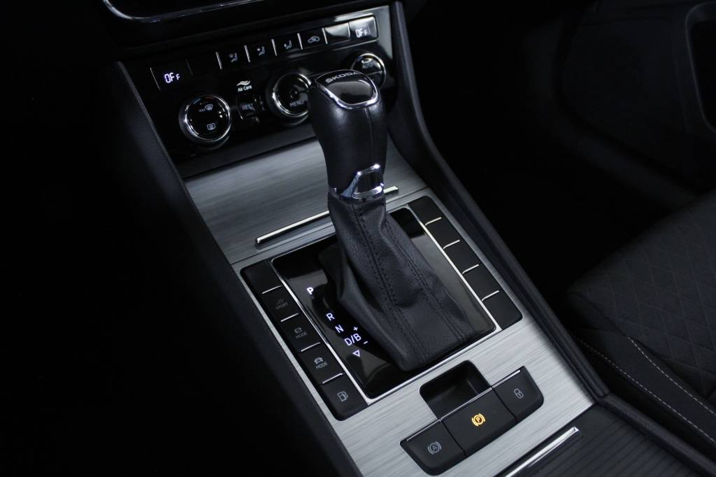 skoda-superb-2024-hibrido-1395cc