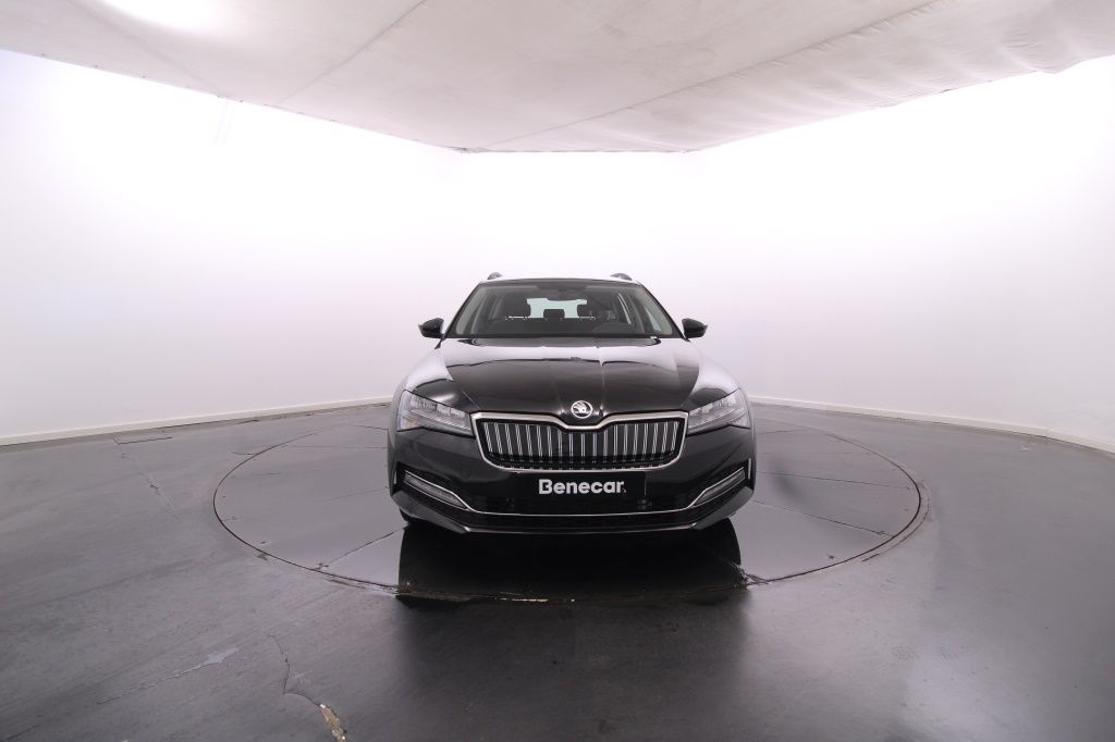 skoda-superb-2024-hibrido-1395cc
