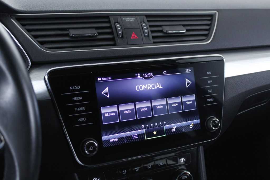 skoda-superb-2024-hibrido-1395cc