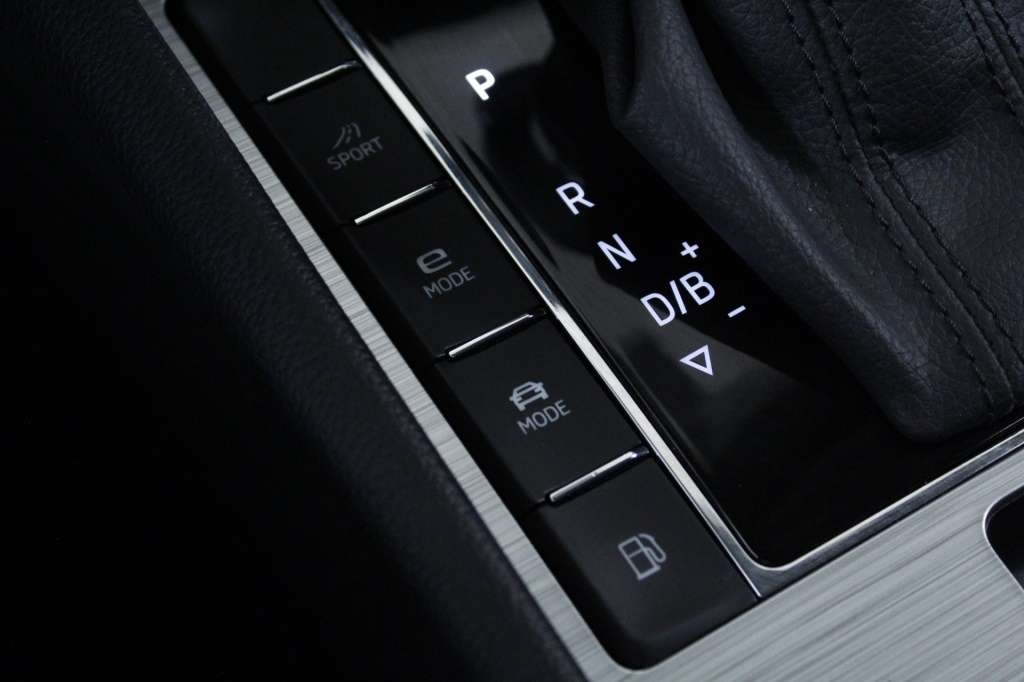 skoda-superb-2024-hibrido-1395cc