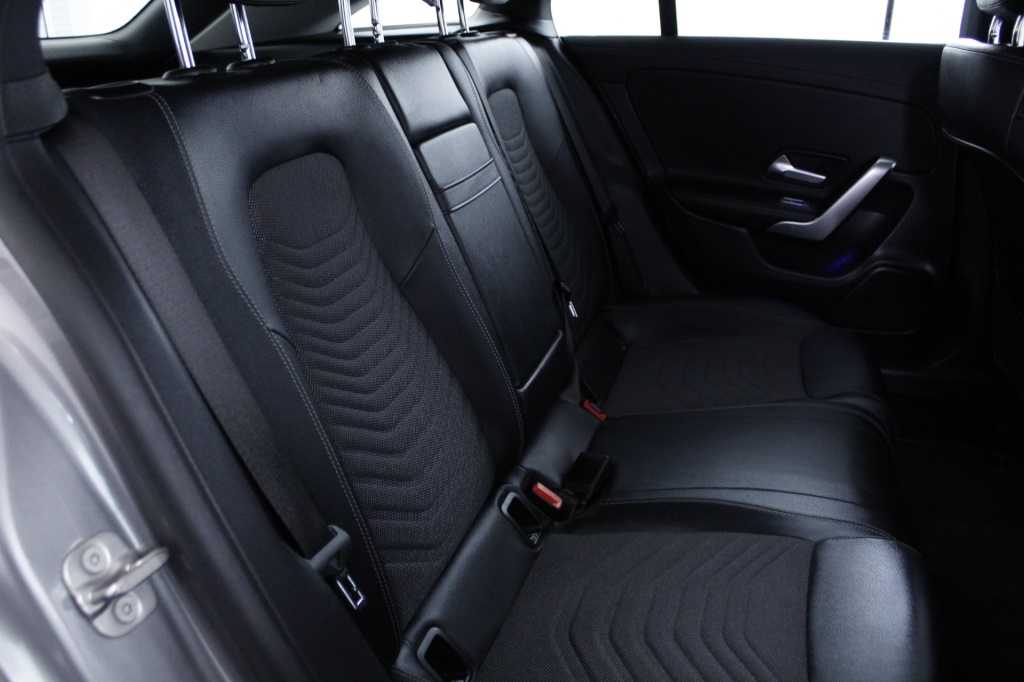 mercedes-benz-cla-2023-diesel-1950cc
