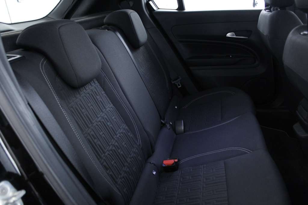 fiat-600-2025-hibrido-1199cc