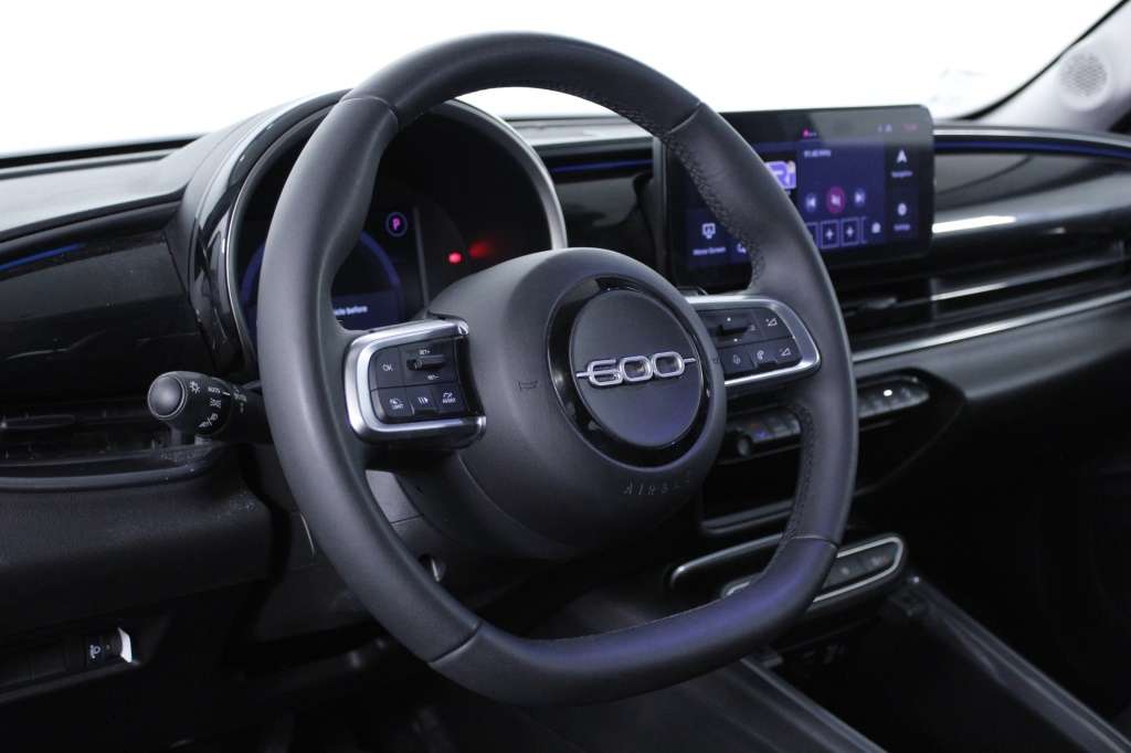 fiat-600-2025-hibrido-1199cc