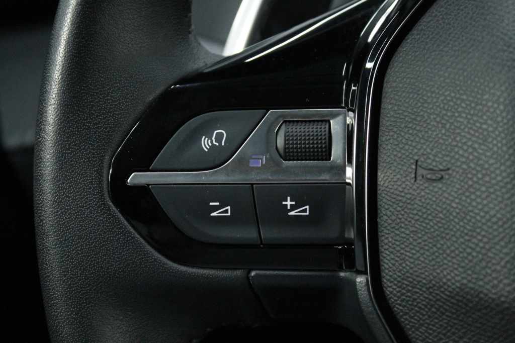 peugeot-208-2025-hibrido-1199cc