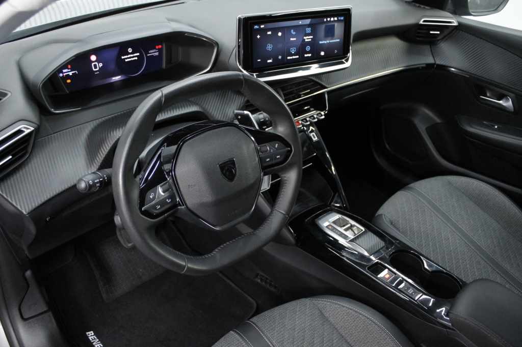 peugeot-208-2025-hibrido-1199cc
