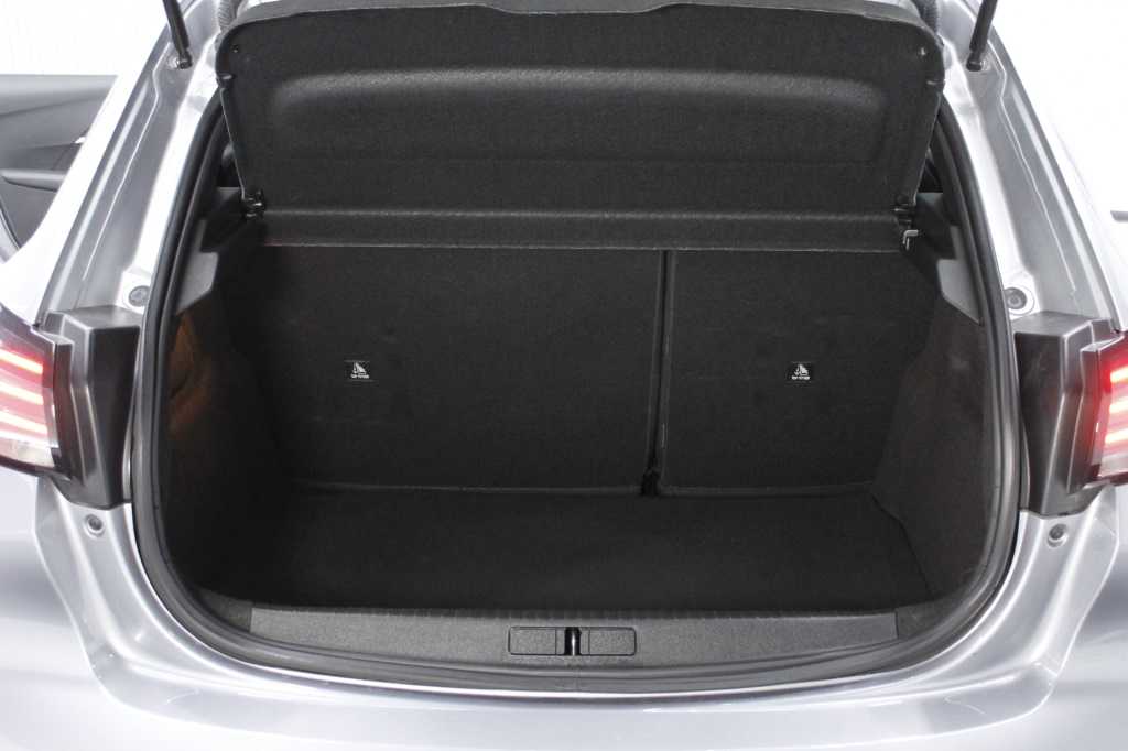 peugeot-208-2025-hibrido-1199cc