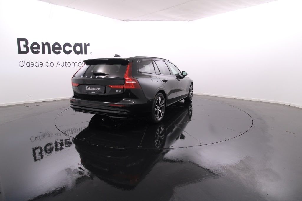 volvo-v60-2023-hibrido-1969cc