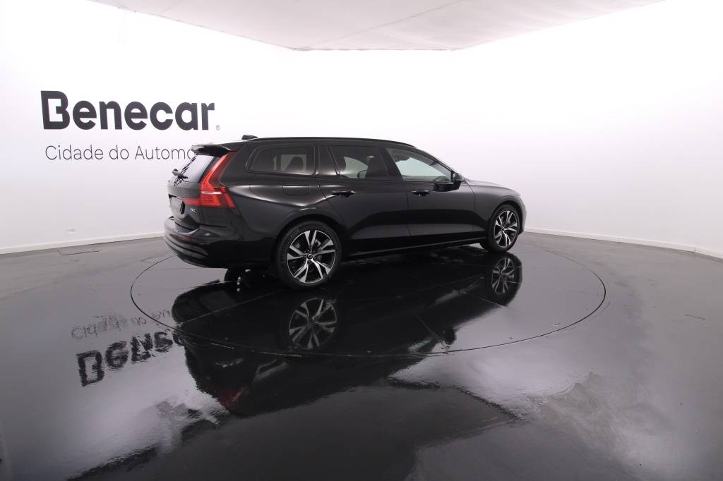 volvo-v60-2023-hibrido-1969cc