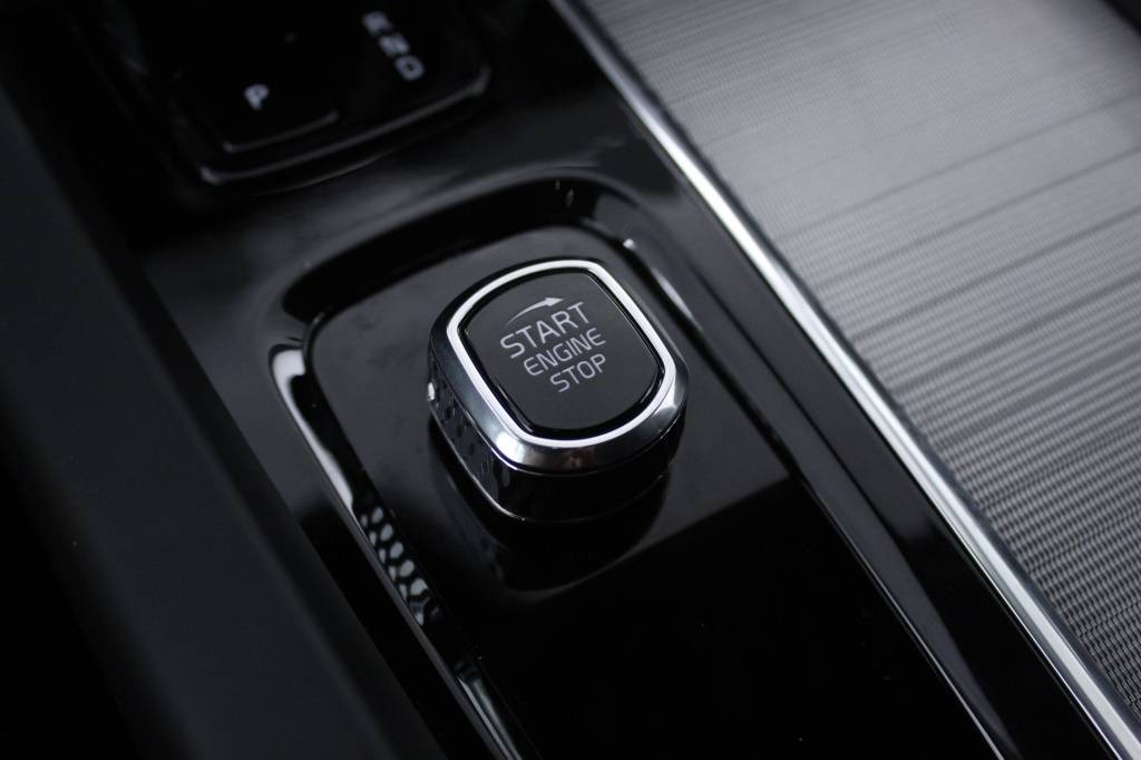 volvo-v60-2023-hibrido-1969cc