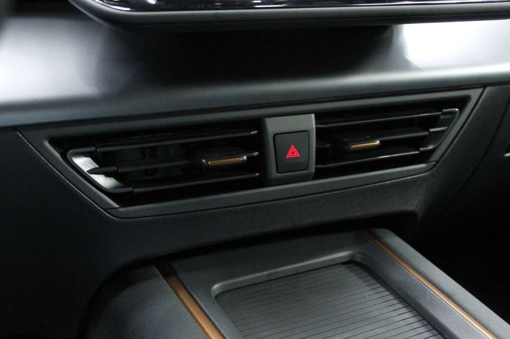 cupra-born-2025-eletrico-453cc